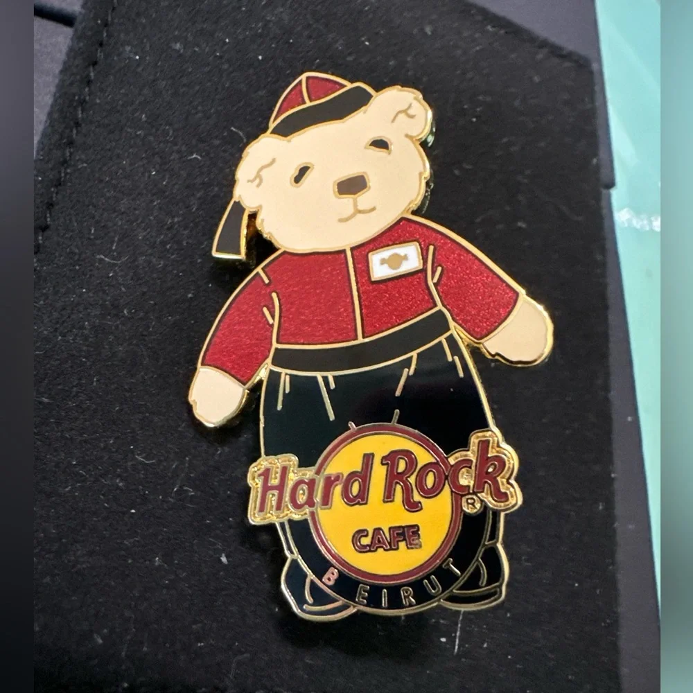 Hard Rock Cafe Beirut 2005 Herrington City Bear pin Very Rare LE 300 collector